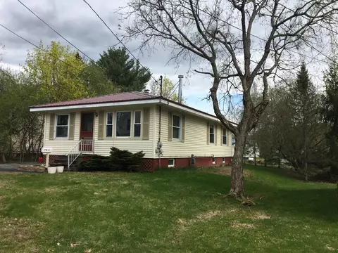 60 Pine St, Old Town, ME 04468 photo 1