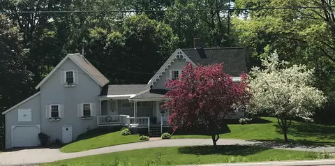 129 Spring St, Dexter, ME 04930 photo 1