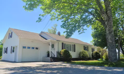 92 Exeter Rd, Corinth, ME 04427 photo 1
