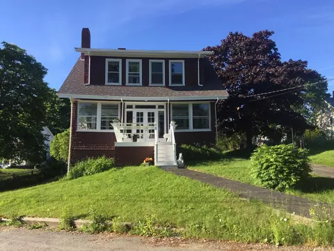 9 Chestnut St, Vinalhaven, ME 04863 photo 1