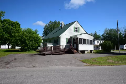 216 Bates St, Millinocket, ME 04462 photo 1