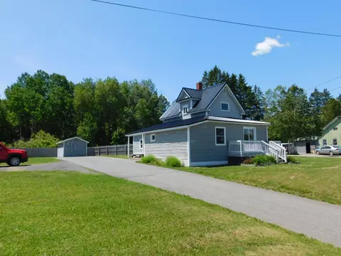 52 Benjamin St, Mars Hill, ME 04758 photo 1