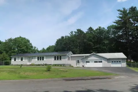 35 Parkview Ter, Augusta, ME 04330 photo 1