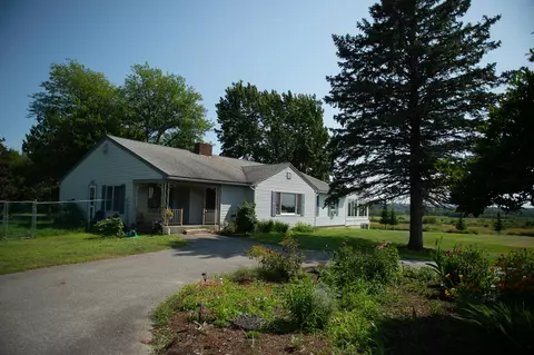 643 Eastern Ave, Brewer, ME 04412 photo 1
