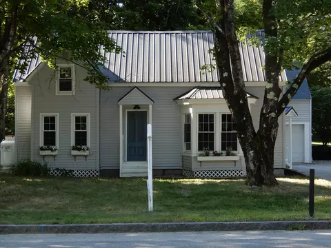 28 Maple St, Cornish, ME 04020 photo 1