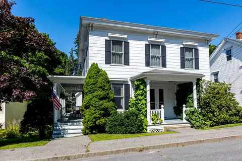137 Oak St, Bath, ME 04530 photo 1