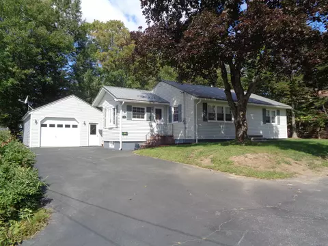 58 Michigan St, Millinocket, ME 04462 photo 1