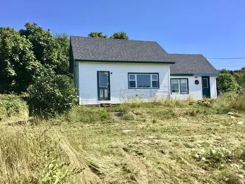 16 E Boston Rd, Vinalhaven, ME 04863 photo 1