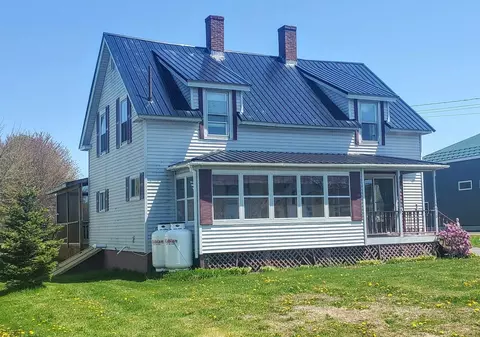 310 Main St, Corinth, ME 04427 photo 1