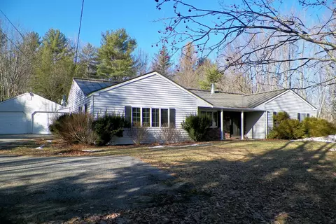 3066 Middle Rd, Sidney, ME 04330 photo 1