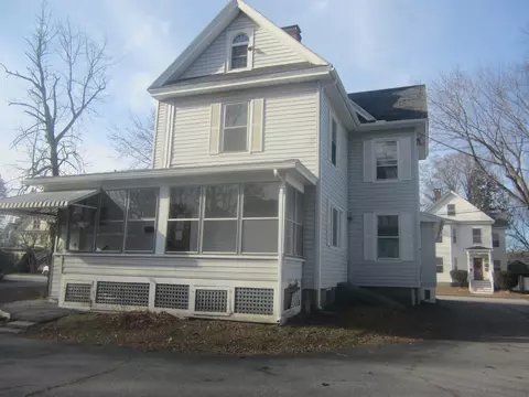 9 Maple St, Augusta, ME 04330 photo 1
