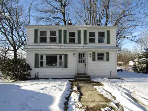 118 Prospect St, Dexter, ME 04930 photo 1