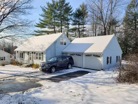 10 Belleview Dr, Jay, ME 04239 photo 1