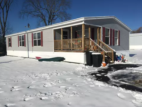 7 Willowbrook Ln, Levant, ME 04456 photo 1