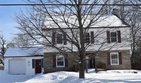 43 Maple St, East Millinocket, ME 04430 photo 1