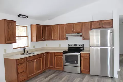 423 N North Wayne Rd, Wayne, ME 04284 photo 1