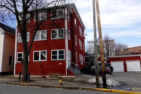 24 Hill St, Biddeford, ME 04005 photo 1