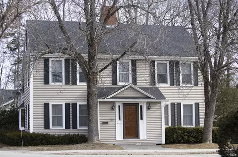 48 Pine St, Orono, ME 04473 photo 1