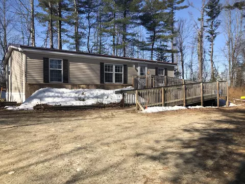 980 Upper St, Turner, ME 04282 photo 1