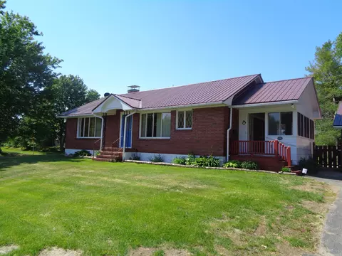 92 Massachusetts Ave, Millinocket, ME 04462 photo 1