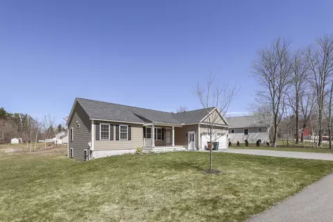 39 Hubbard St, Saco, ME 04072 photo 1