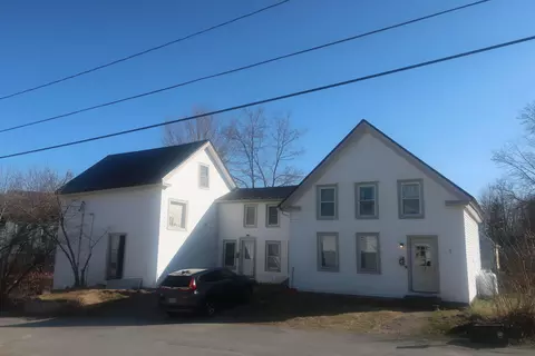 37 Middle St, Orono, ME 04473 photo 1