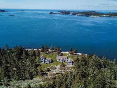 39 Blair Rd, Vinalhaven, ME 04863 photo 1