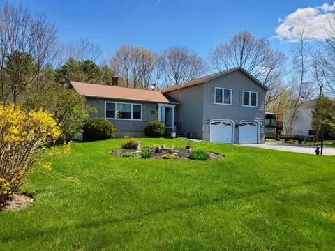124 Starlight Dr, Brewer, ME 04412 photo 1