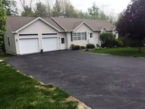 15 E Grandview Dr, Sidney, ME 04330 photo 1