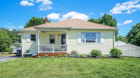 47 Tasker St, Saco, ME 04072 photo 1
