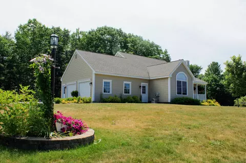 21 E Wind Dr, Buxton, ME 04093 photo 1