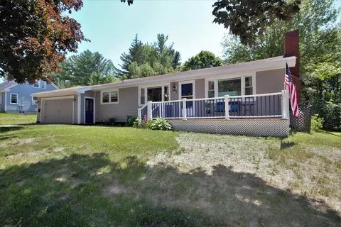 31 Edgewood Dr, Brewer, ME 04412 photo 1