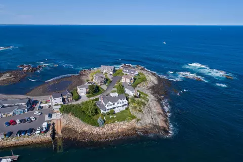 12 Harbor Ln, Ogunquit, ME 03907 photo 1