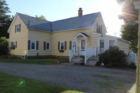 27 Oak St, Brewer, ME 04412 photo 1