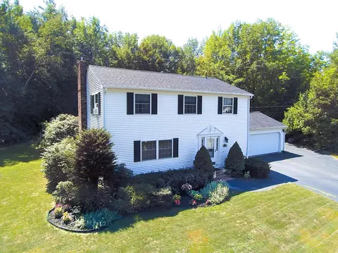 32 Colony Rd, Augusta, ME 04330 photo 1