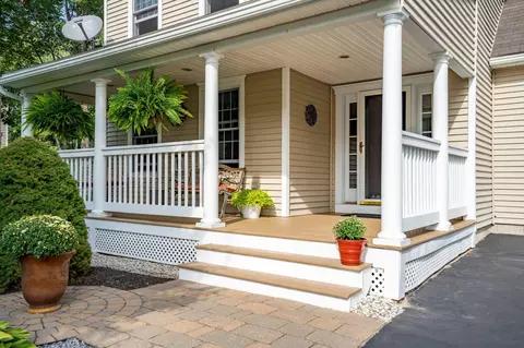62 Anthony Ave, Topsham, ME 04086 photo 1