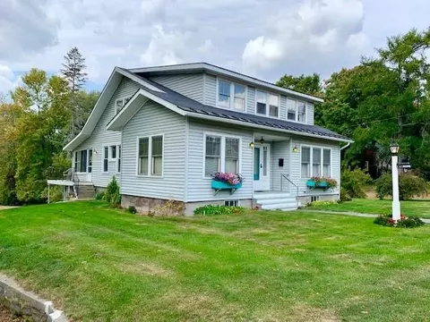 502 Riverside Dr, Augusta, ME 04330 photo 1