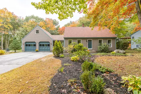 23 Ivanhoe Dr, Topsham, ME 04086 photo 1