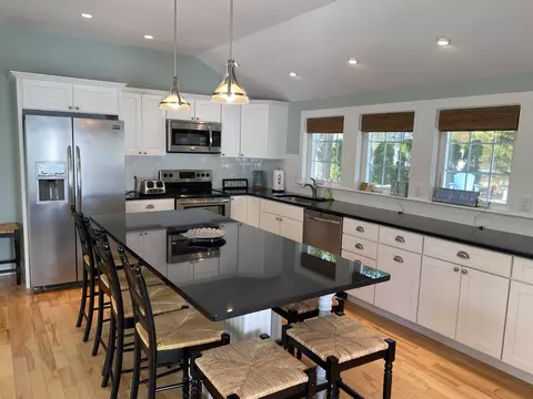 51 Highland Ave, Ogunquit, ME 03907 photo 1