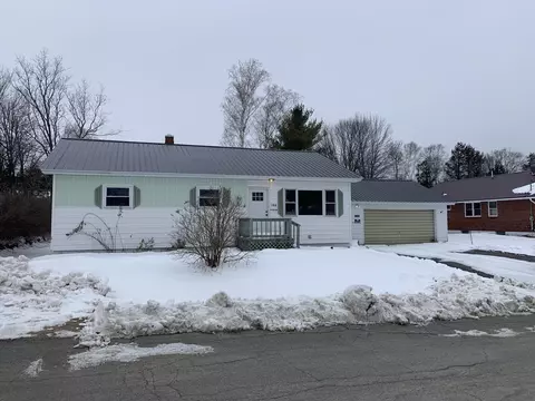 106 Michigan St, Millinocket, ME 04462 photo 1