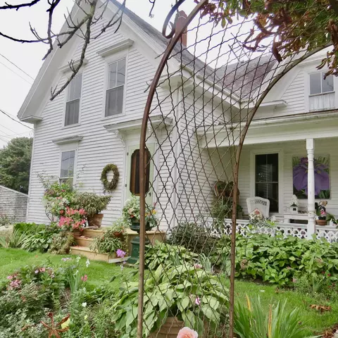25 School St, Vinalhaven, ME 04863 photo 1