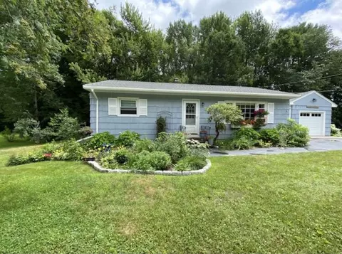 6 Plummer Ln, Kennebunk, ME 04043 photo 1