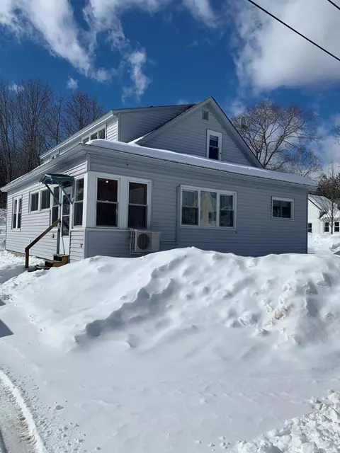 178 Knox St, Millinocket, ME 04462 photo 1