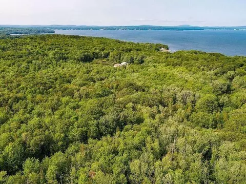 00 Bluff Rd, Northport, ME 04849