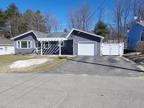 8 Adele St, Lewiston, ME 04240 photo 1