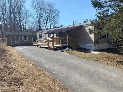 5 Beech St, Dexter, ME 04930 photo 1
