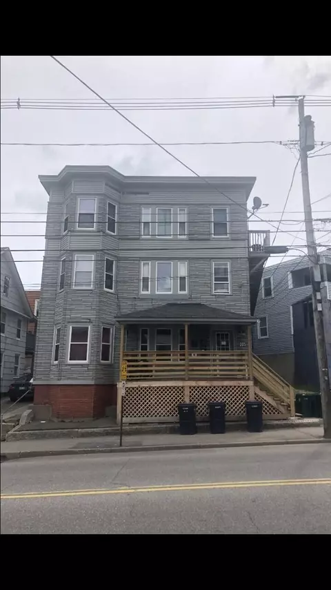 205 Elm St, Biddeford, ME 04005 photo 1