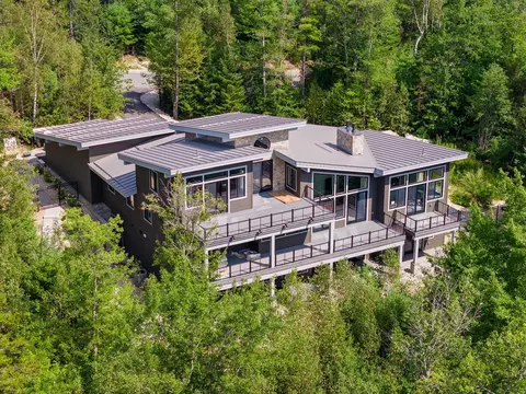 153 Patriots Dr, Newry, ME 04261