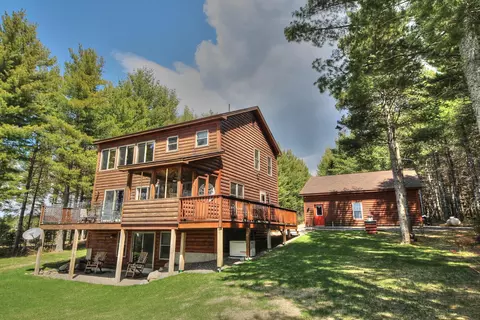 21 Pine Grove Ln, Rangeley, ME 04970 photo 1