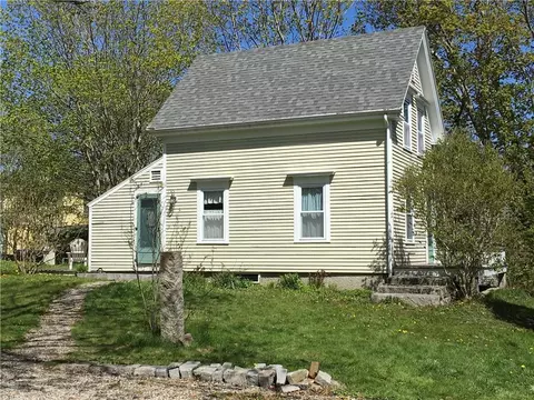 5 Washington School Rd, Vinalhaven, ME 04863 photo 1